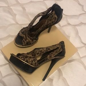 These will have heads turning. Open toe 4” heels lightly worn.